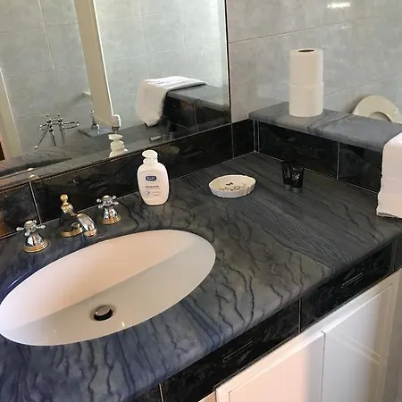 Bed & Breakfast La Fontana Di Carlotta Rome